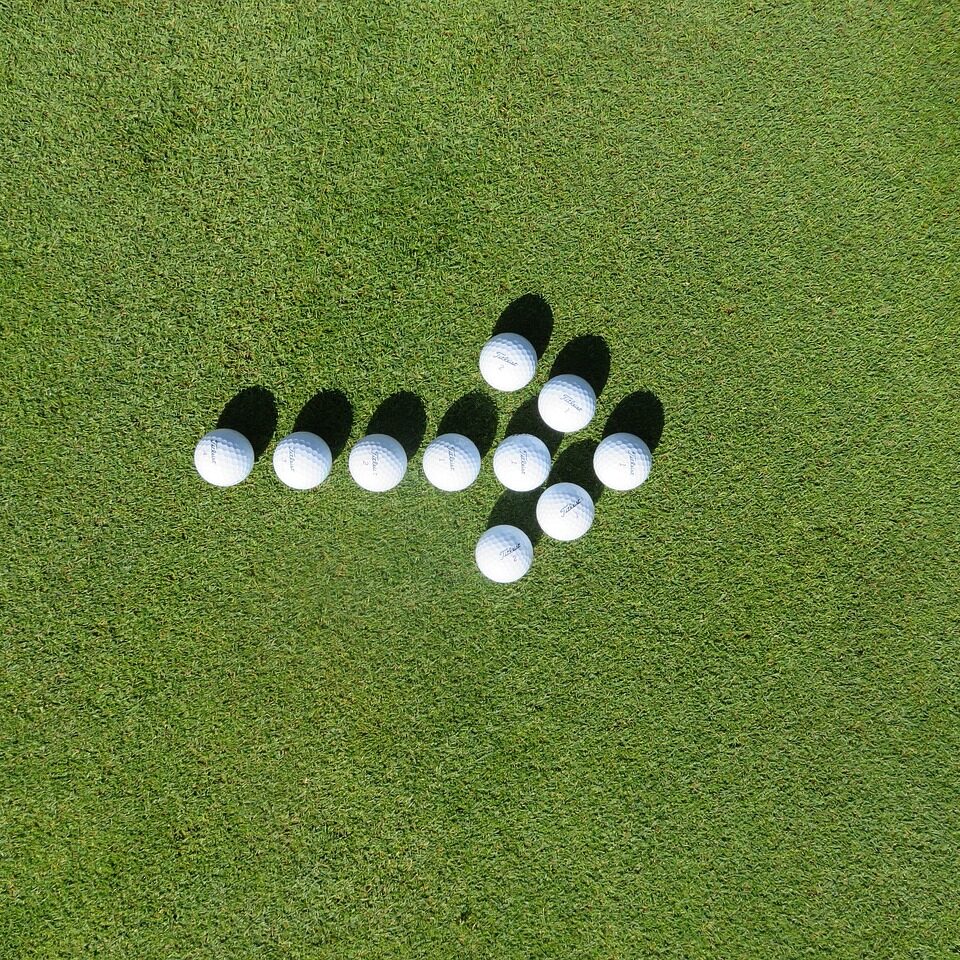 golf, arrow, golf ball-549230.jpg